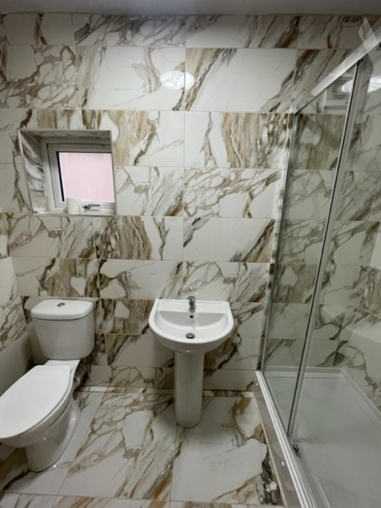 21 Stetchford Road Shower Room