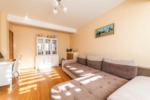 9 Bellman Avenue, Gravesend, DA12 1RF