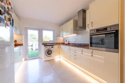 9 Bellman Avenue, Gravesend, DA12 1RF
