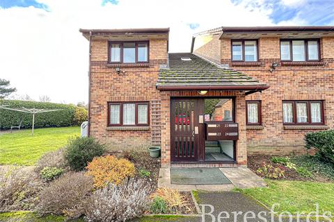 21 Berry Close, Hornchurch, RM12 6UB