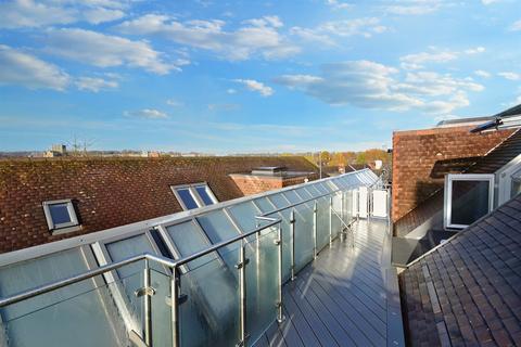 2 bedroom penthouse for sale, Winchester