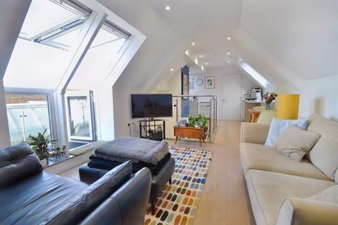 2 bedroom penthouse for sale, Winchester