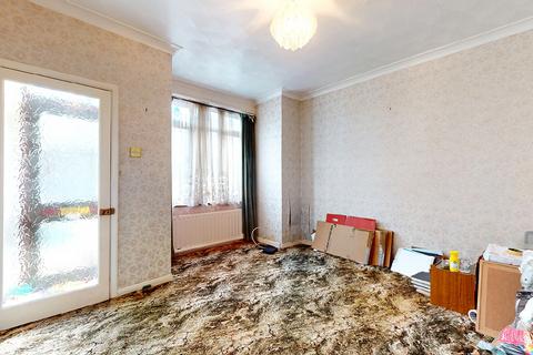 2 bedroom terraced house for sale - 25 South View Road, Grays
