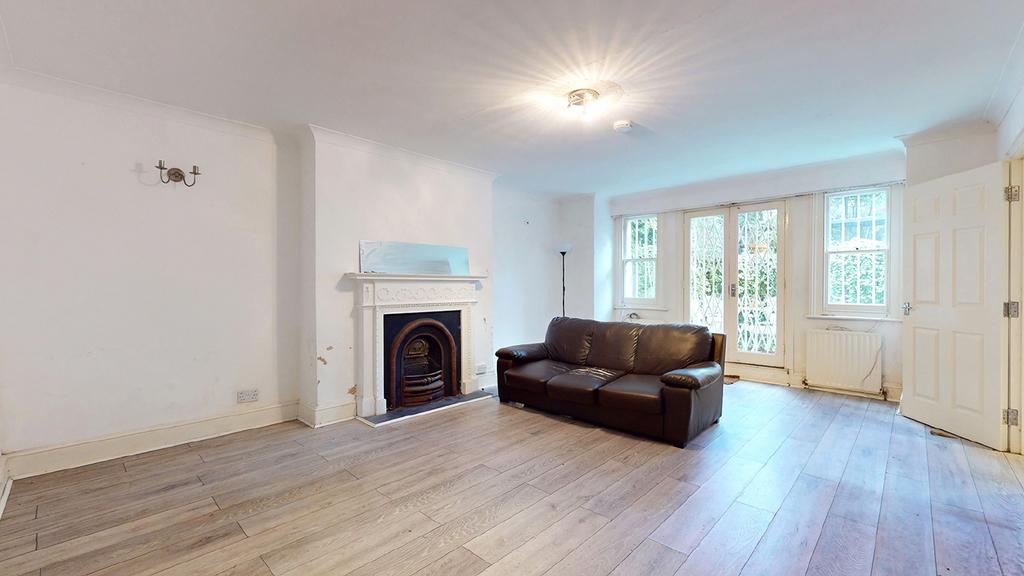 Garden Flat, 136 Abbey Road, West... 3 bed flat - £500,000