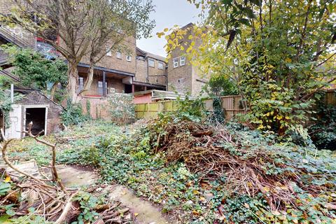 2, Meadowside Puller Road, Barnet, EN5 4HB