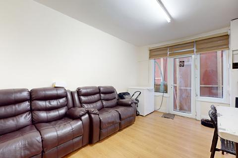 4 Alcester Crescent, London, E5 9PX