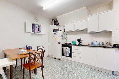 4 Alcester Crescent, London, E5 9PX