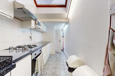 4 Alcester Crescent, London, E5 9PX