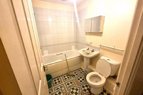 Flat 6, Castle Court Champion Road, London, SE26 4HT
