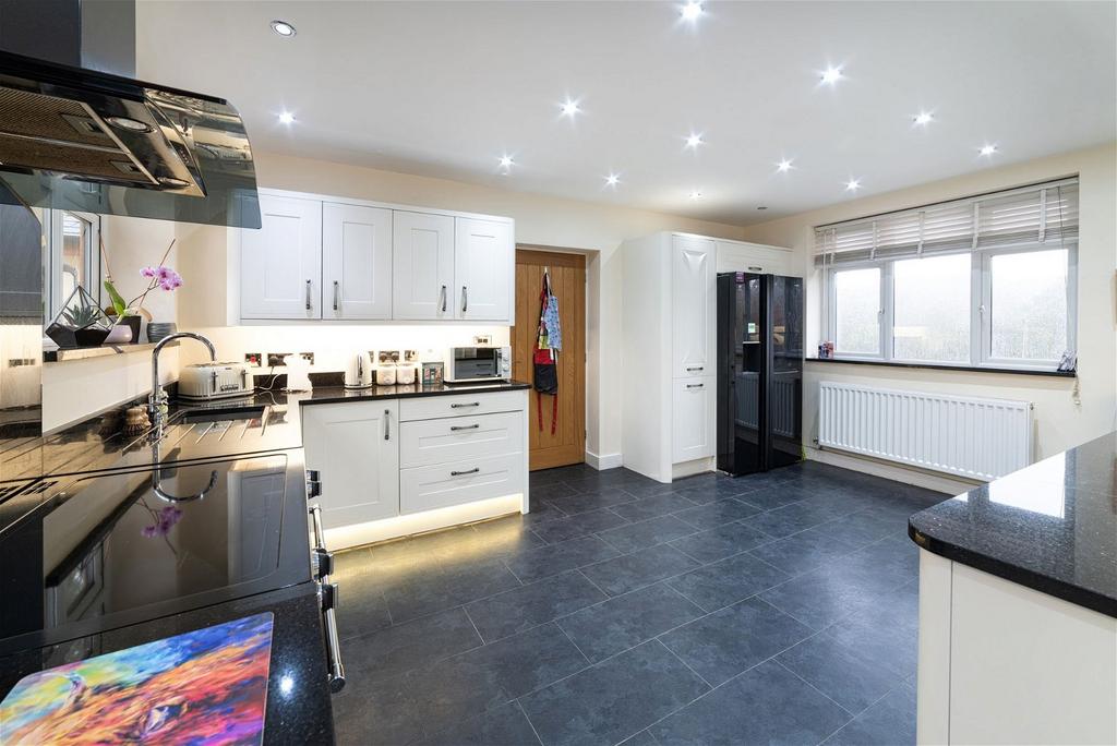 Llanfair Road, Abergele, LL22 8DW 4 bed detached house for sale £725,000