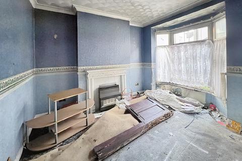 2 bedroom terraced house for sale - 8 Wilton Avenue, Holland Street, Hull