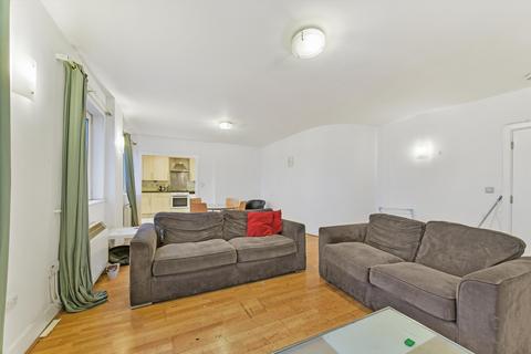 3 bedroom flat to rent, Artichoke Hill, London, E1W
