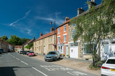 3 bedroom townhouse for sale, High Market Place, Kirkbymoorside, York