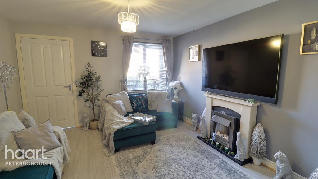 Bellona Drive, Peterborough 3 bed semidetached house for sale £240,000