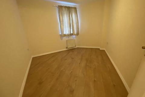 2 bedroom flat for sale, Symphony Close, Edgware, HA8