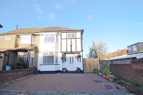 4 bedroom semi-detached house for sale, Avon Road, Greenford