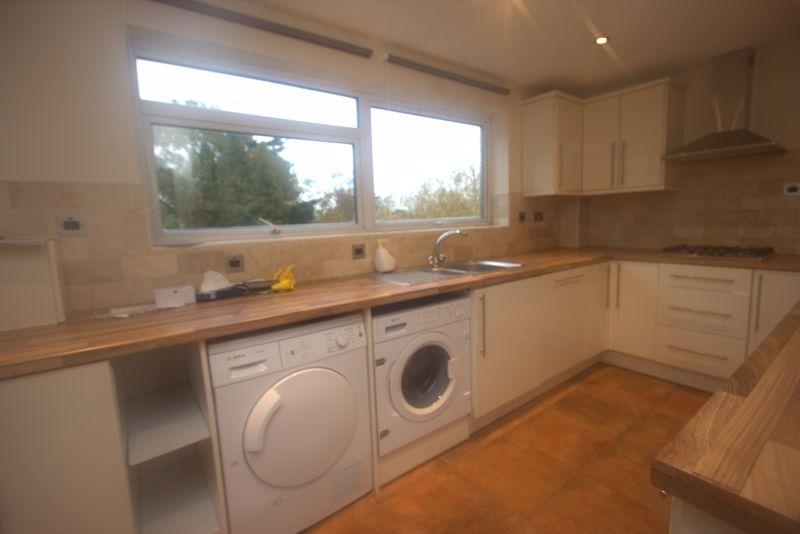 Maplin Close, Winchmore Hill N21 2 bed flat £1,650 pcm (£381 pw)