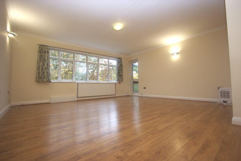 Maplin Close, Winchmore Hill N21 2 bed flat £1,650 pcm (£381 pw)