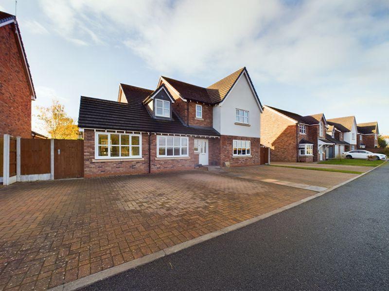 Muxton Lane, Telford TF2 4 bed detached house for sale £600,000