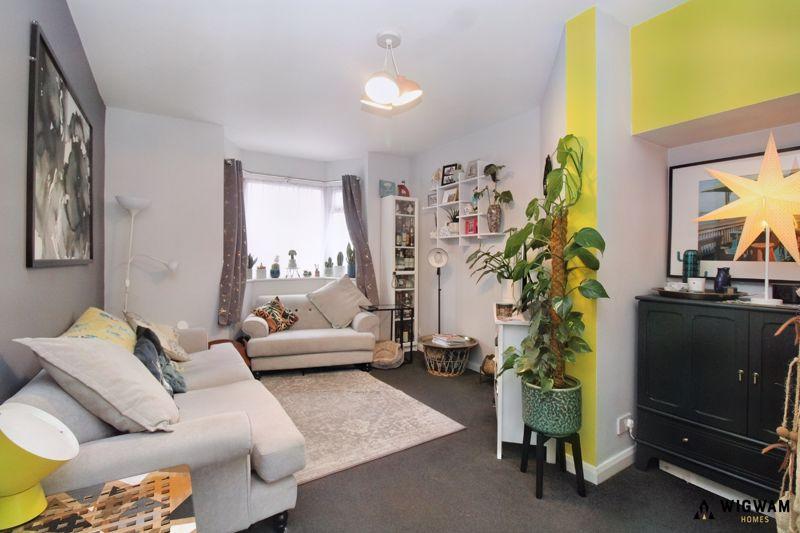 Etton Grove, Hull, HU6 3 bed terraced house for sale £130,000
