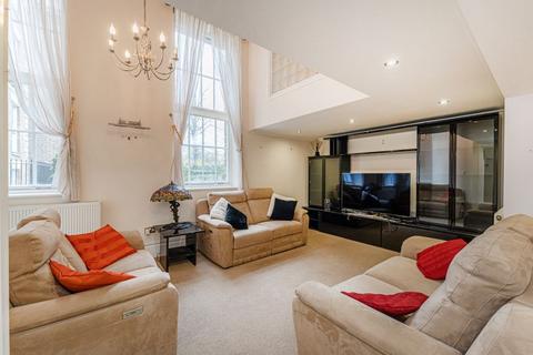3 bedroom duplex for sale - Princes Park Manor, Royal Drive, London, N11