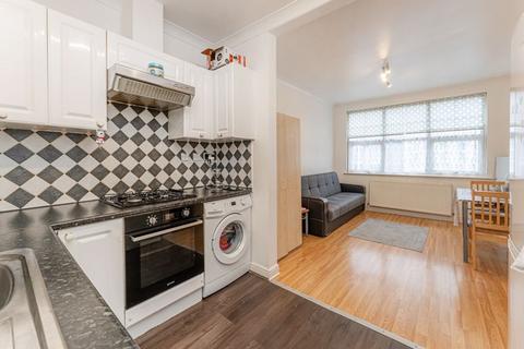 2 bedroom apartment for sale, Lascotts Road, Wood Green, N22