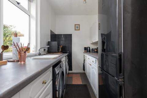 20 Moray Drive, Clarkston, Glasgow, G76 8NW