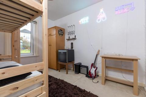 20 Moray Drive, Clarkston, Glasgow, G76 8NW