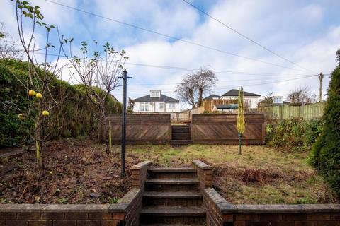 20 Moray Drive, Clarkston, Glasgow, G76 8NW