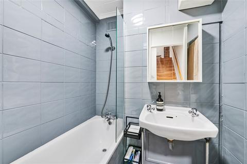 50 Walham Green Court, London, SW6 2DE