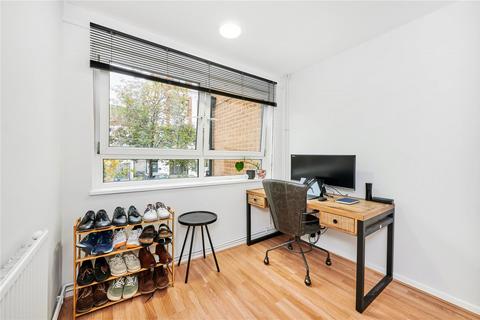 50 Walham Green Court, London, SW6 2DE