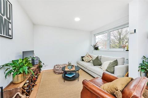 50 Walham Green Court, London, SW6 2DE