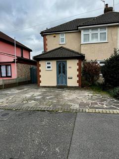 3 bedroom semi-detached house to rent - Windermere Avenue, Hornchurch, Essex, RM12
