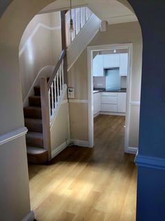 3 bedroom semi-detached house to rent - Windermere Avenue, Hornchurch, Essex, RM12
