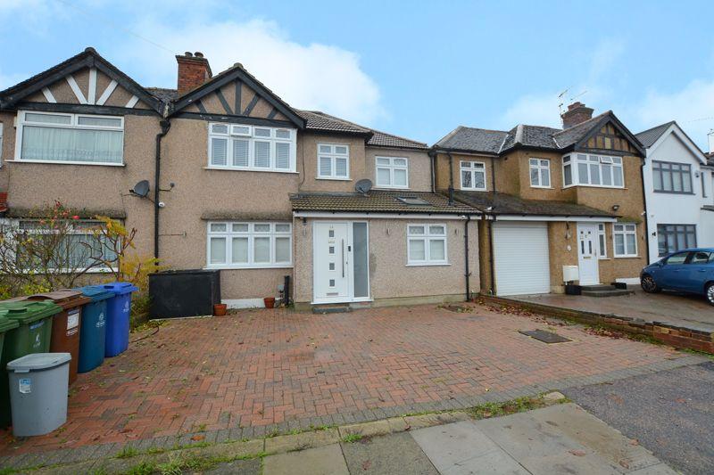 Lyndon Avenue, Hatch End 5 bed semidetached house for sale £1,125,000