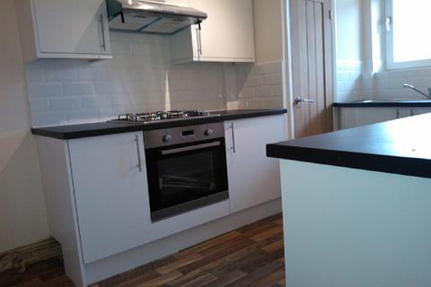 3 bedroom flat to rent, Shirley House Drive, London SE7