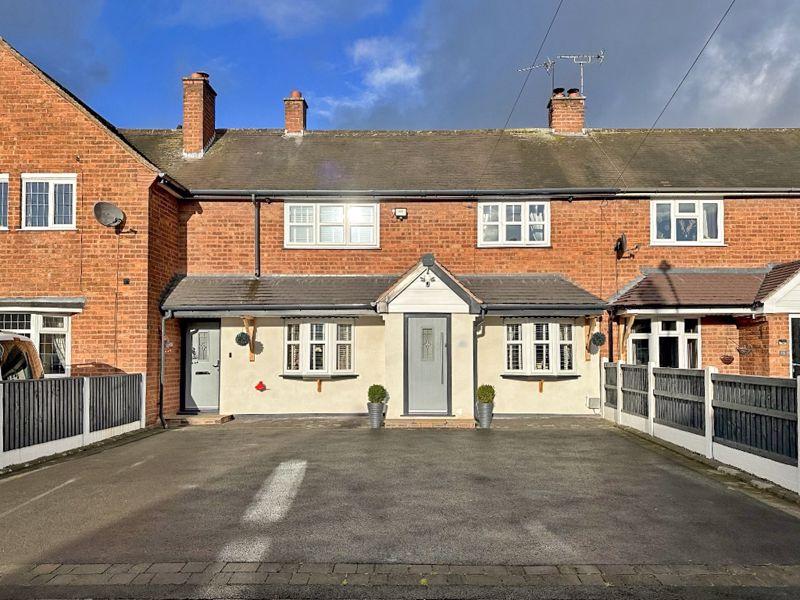 Van Diemans Road, WOMBOURNE 3 bed terraced house for sale £270,000