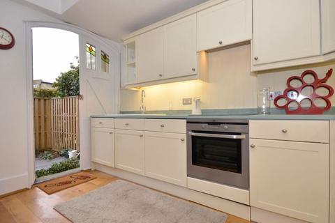 2 bedroom apartment to rent - Creighton Avenue, East Finchley, N2