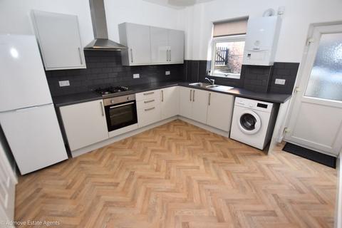 2 bedroom terraced house to rent, Blackshaw Street, Macclesfield, SK11