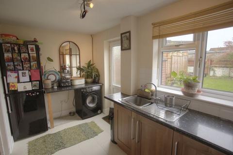 47 Barrymore Close, Langport, TA10 9TD