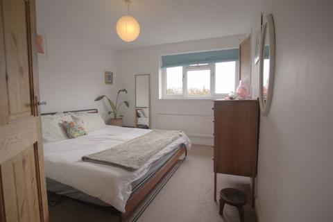 47 Barrymore Close, Langport, TA10 9TD