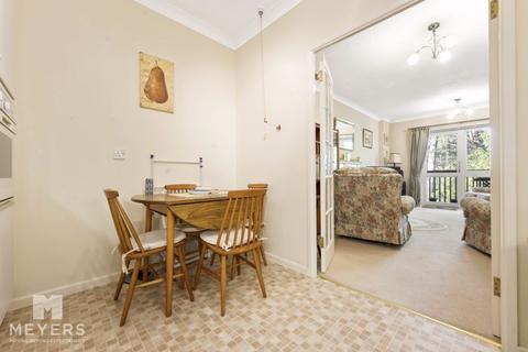 2 bedroom retirement property for sale - 1 Fernlea Avenue, Ferndown BH22