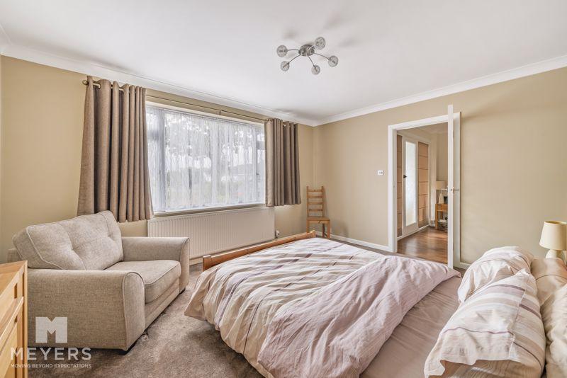Dorset Avenue, Ferndown BH22 3 bed bungalow for sale £650,000