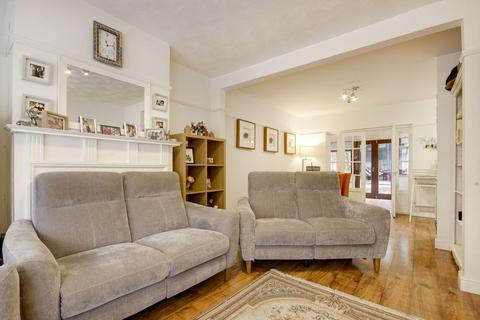 4 bedroom semi-detached house for sale - Brodie Road, Enfield
