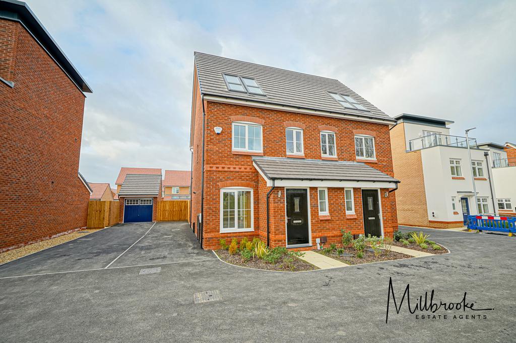 Lullington Close, Warrington, WA1 3 bed semidetached house £1,600