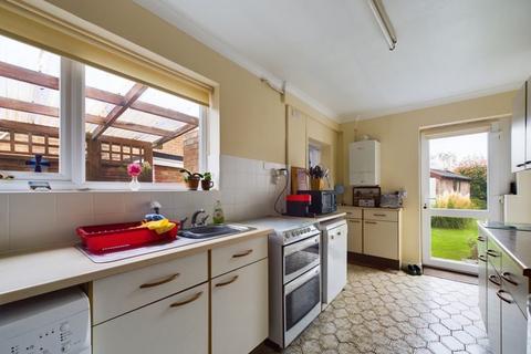 87 Coniston Road, Wolverhampton, WV6 9DT