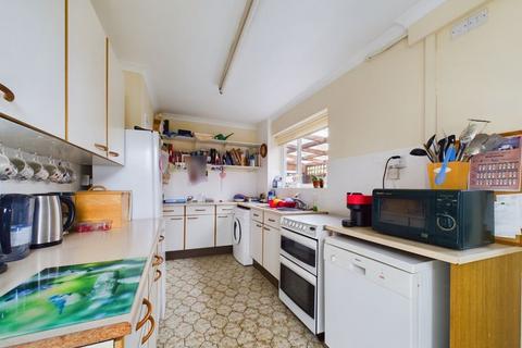 87 Coniston Road, Wolverhampton, WV6 9DT