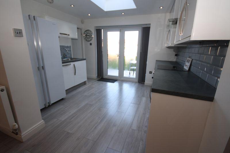 Whitton Avenue West, Northolt 4 bed semidetached house for sale £585,000