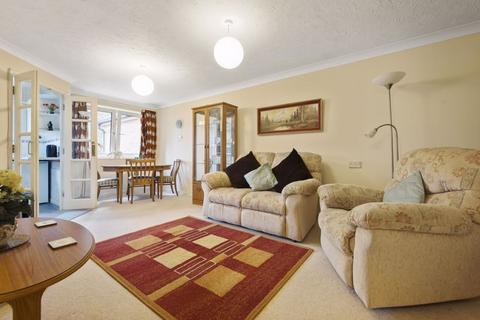 2 bedroom retirement property for sale - Glenmoor Road, Ferndown BH22