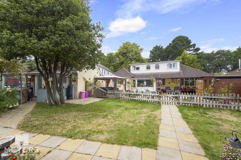 5 bedroom detached house for sale, Ringwood Road, Ferndown BH22